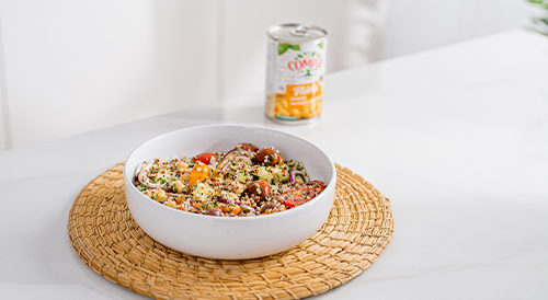 Salada mediterrânica de grão-de-bico